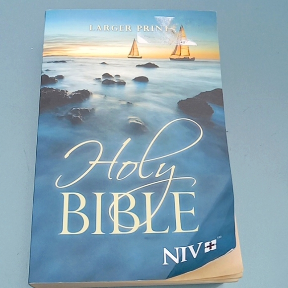 NIV Larger Print Bible - Picture 1 of 6